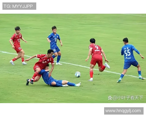 足球明星惊艳倒挂射门瞬间震撼全场精彩进球回顾